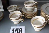 Castleton China/"Royal" Pattern - 8 Plates, 8