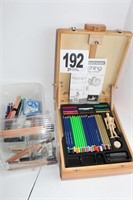 Artist Box/Easel w/Colored Pencils, Model (U236)