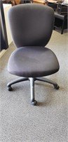 Armless Black Fabric Task Chair w/Casters