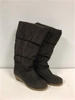 Ladies size 8 winter boots