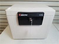 Sentry 1170 Fire Safe With Key 13 1/2x15x12