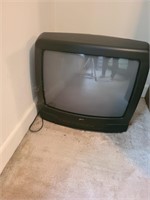 Small vintage box tv-Great for crafts or other