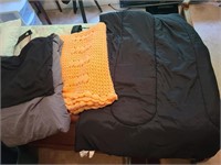 Lot of 3 blankets/comforters