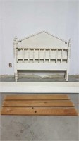 ANTIQUE 3/4 SIZE SPOOL BED