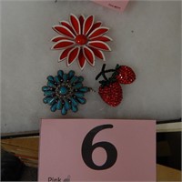LADIES BROOCHES QTY 3