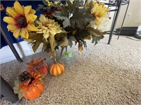 E - 4pc Floral and Autumn Decor Lot