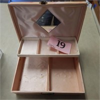 VINTAGE JEWELRY BOX WITH MIRROR 11 X 8 X 4