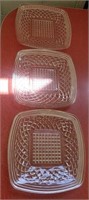 3 square pattern glass plates