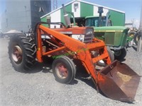 1959 International 660 2WD Tractor w/ Dual Loader