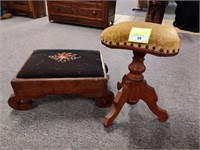 2 Antique stools