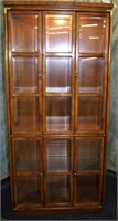 VINTAGE DREXEL CURIO/CHINA DISPLAY CABINET*LIGHTED