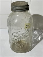 Vintage Ball 1/2 Gal Jar with Zinc Lid