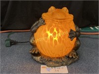 BRONZE TONE RESIN AND GLASS TOAD ACCENT LAMP