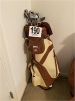 Set of Wilson Golf Clubs (UpRtBdrm)