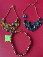 845 - LOT OF 3 NECKLACES (C1)