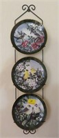 3 BIRD PLATES AND OTHER WALL DÉCOR