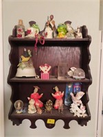 WALL RACK AND FIGURINES