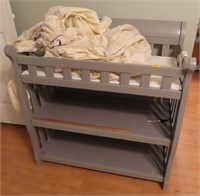 BABY CHANGING STATION WITH STORAGE