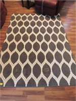 5' X 7' AREA RUG AND 2' X 5' RUNNER STYLE RUG