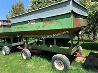 Dakon 275 bu gravity wagon on Westendorf 8-ton gea