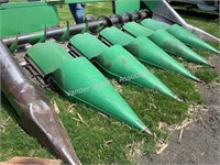 John Deere 643 corn head