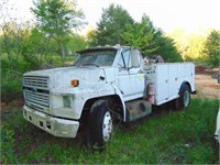 1988 Ford E-800 Service Truck