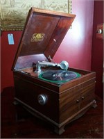 TABLE TOP VICTROLA