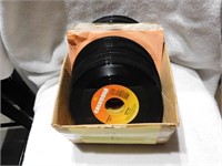BOX LOT 50 X 45 RPM -