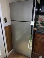 BEAUTIFUL STAINLESS FRIG AND FREEZER
