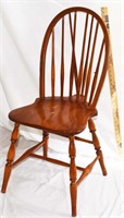 VINTAGE WINDSOR STYLE CHAIR - SEAT NEEDS TOUCH UP