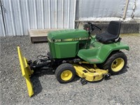 John Deere 318 Riding Mower