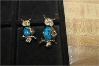 LOT OF TWO VINTAGE OWL JACKET PINS