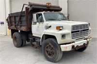 1988 Ford F-800 Dump Truck 2WD