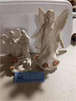 Biblical/angelic figurines - lot of 2
