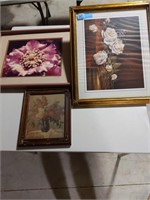 Lot of three floral pictures