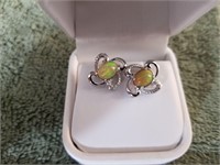 Unique floral design earrings