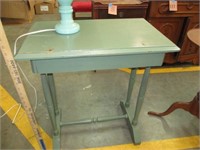 Nice Entry Table with Lamp - Pick up only