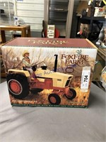 ERTL FOXFIRE FARM CASE 1170 TRACTOR W/ FIGURINE