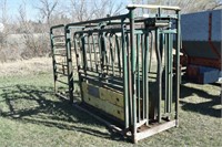 Livestock Squeeze Chute w/ Self Catching Head