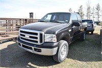 2005 Ford F250 Super Duty Super Cab 4WD Truck, V8