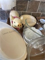 Box lot of home decor and kitchen items.
