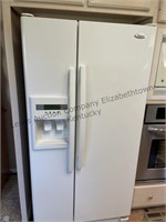 Whirlpool refrigerator. Very clean and in working