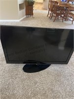 Samsung tv with remote. 52”
