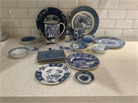 A group of Royal Stafordshire & Dutch Blue Items