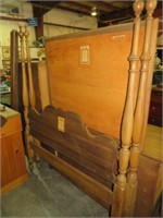 DAVIS CAB CO SOLID WALNUT FULL SIZE POSTER BED