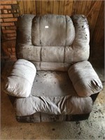 Recliner. Needs a cover.