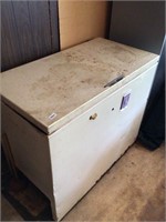 M. WARD 10.3 cu ft Chest freezer. Dirty but COLD