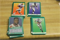 LOT OF FLEER 91 NFL TRADING CARDS