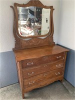 Wooden 3-Drawar Dresser w/ Mirror