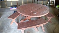 ROUND PICNIC TABLE W/ 4 BENCHEST